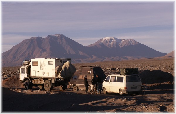  ... im Convoi, Nachtlager in der Atacama-Wüste