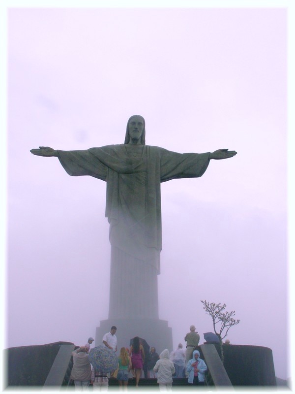 ... Rio de Janeiro-Corcovado im Nebel