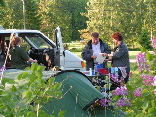 ... Familie Robinson beim Camping auf den Ålandinseln